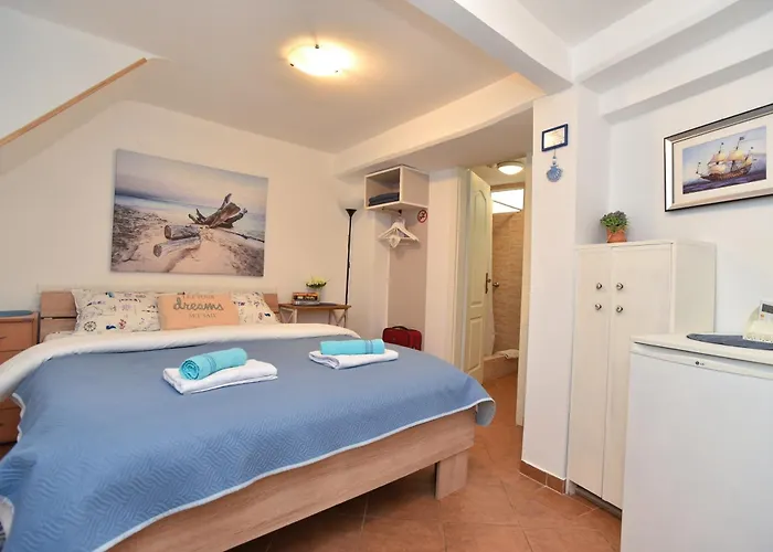 Sailor House