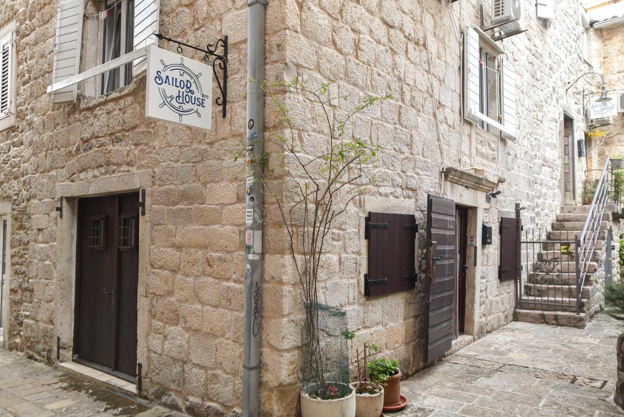 Sailor House